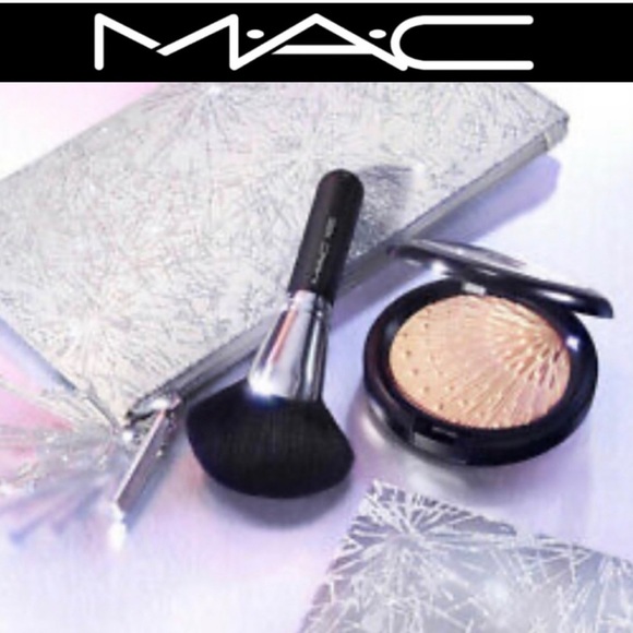 Set MAC Brush and skin finish plus bag new in film - Picture 3 of 9